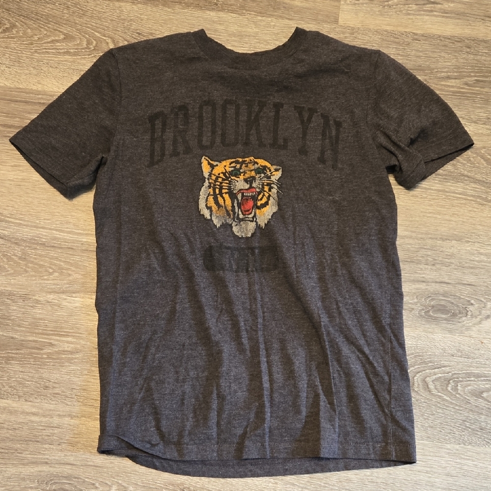 Aero Brooklyn Tiger Graphic Tee Sz Small